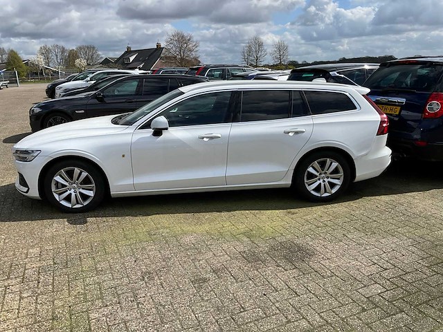Volvo - v60 - 2.0 - b3 business pro - personenauto - 2020 - afbeelding 2 van  2