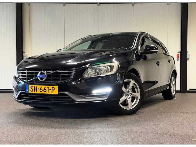 Volvo - v60 - 2.0 d3 - car - 2014|sh-661-p|iaw - afbeelding 1 van  24