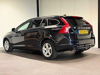 Volvo - v60 - 2.0 d3 - car - 2014|sh-661-p|iaw - afbeelding 18 van  24