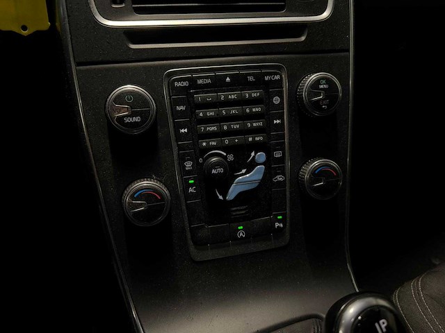 Volvo - v60 - 2.0 d3 - car - 2014|sh-661-p|iaw - afbeelding 23 van  24