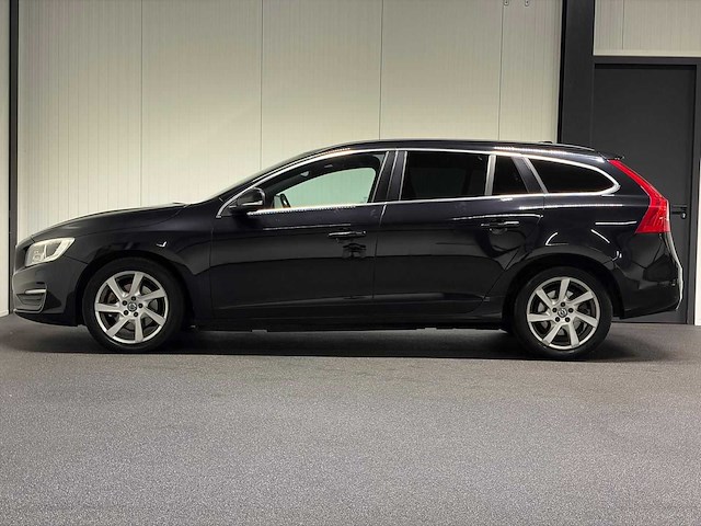 Volvo - v60 - 2.0 d3 - car - 2015|zf-469-f|iaw - afbeelding 14 van  28