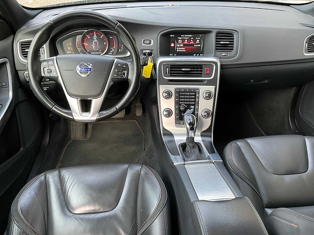 Volvo - v60 - 2.0 d3 o. race bns - personenauto - 2015 - afbeelding 3 van  25