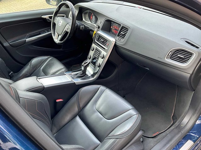 Volvo - v60 - 2.0 d3 o. race bns - personenauto - 2015 - afbeelding 4 van  25