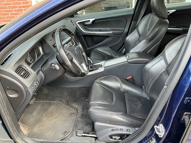 Volvo - v60 - 2.0 d3 o. race bns - personenauto - 2015 - afbeelding 5 van  25