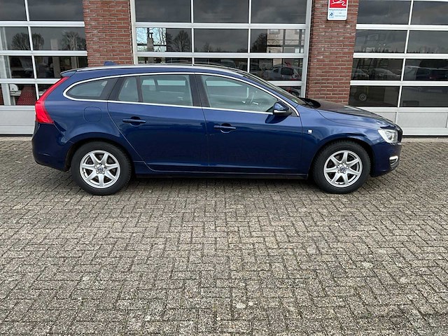 Volvo - v60 - 2.0 d3 o. race bns - personenauto - 2015 - afbeelding 20 van  25