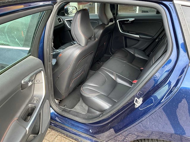 Volvo - v60 - 2.0 d3 o. race bns - personenauto - 2015 - afbeelding 6 van  24