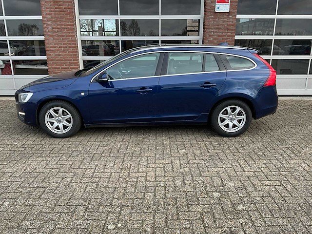 Volvo - v60 - 2.0 d3 o. race bns - personenauto - 2015 - afbeelding 12 van  24