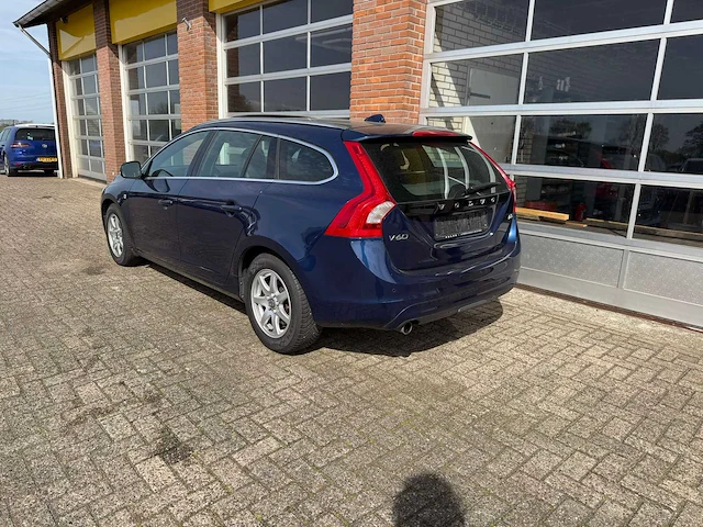 Volvo - v60 - 2.0 d3 o. race bns - personenauto - 2015 - afbeelding 23 van  31