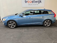 Volvo - v60 - hybride- 2.4 d6 awd - pl.i momentem - personenauto - 2014 - afbeelding 2 van  24