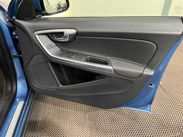 Volvo - v60 - hybride- 2.4 d6 awd - pl.i momentem - personenauto - 2014 - afbeelding 5 van  24