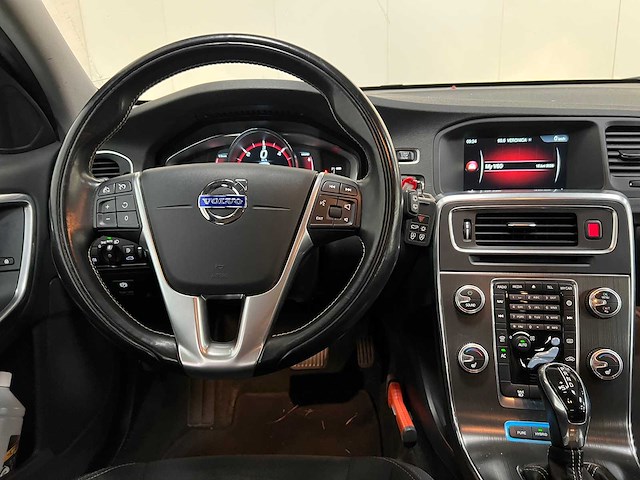 Volvo - v60 - hybride- 2.4 d6 awd - pl.i momentem - personenauto - 2014 - afbeelding 9 van  24