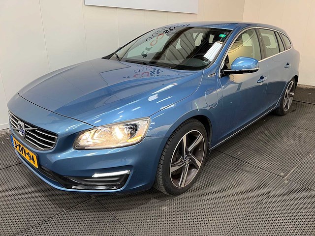 Volvo - v60 - hybride- 2.4 d6 awd - pl.i momentem - personenauto - 2014 - afbeelding 1 van  24