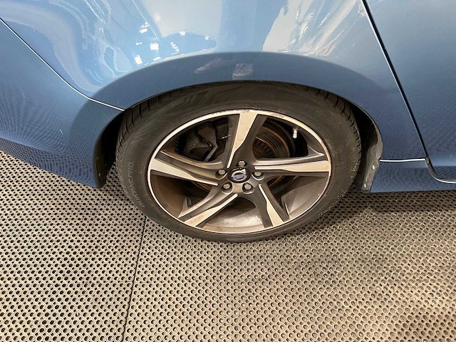 Volvo - v60 - hybride- 2.4 d6 awd - pl.i momentem - personenauto - 2014 - afbeelding 21 van  24