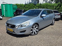 Volvo - v60 plug in hybrid - d6 awd plugin-hybrid summum - 2013 - personenauto - 9-kkx-46