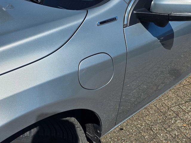 Volvo - v60 plug in hybrid - d6 awd plugin-hybrid summum - 2013 - personenauto - 9-kkx-46 - afbeelding 17 van  19