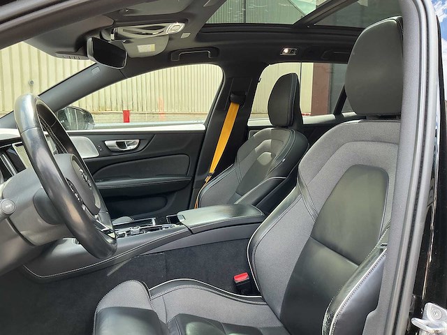 Volvo - v60 t8 - awd polestar engineerd, full option - car - 2020 - afbeelding 2 van  32