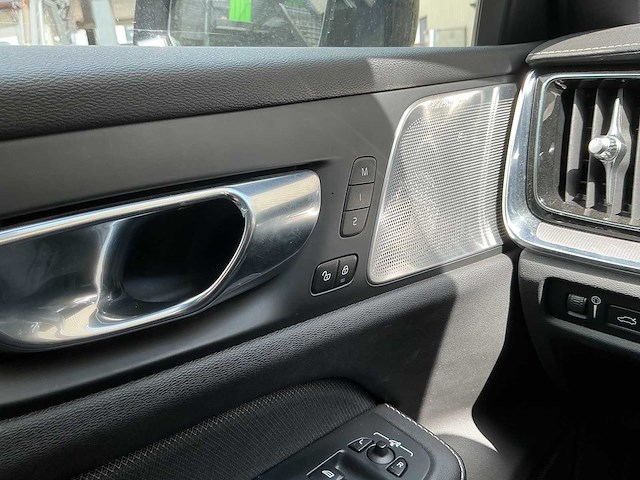 Volvo - v60 t8 - awd polestar engineerd, full option - car - 2020 - afbeelding 11 van  32