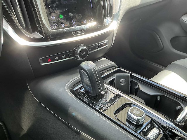 Volvo - v60 t8 - awd polestar engineerd, full option - car - 2020 - afbeelding 13 van  32