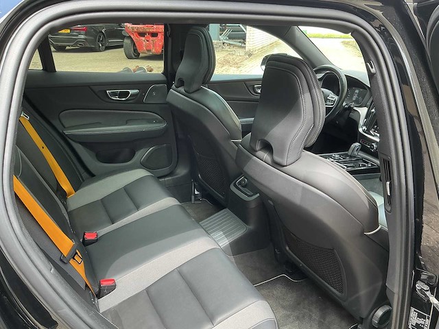 Volvo - v60 t8 - awd polestar engineerd, full option - car - 2020 - afbeelding 18 van  32