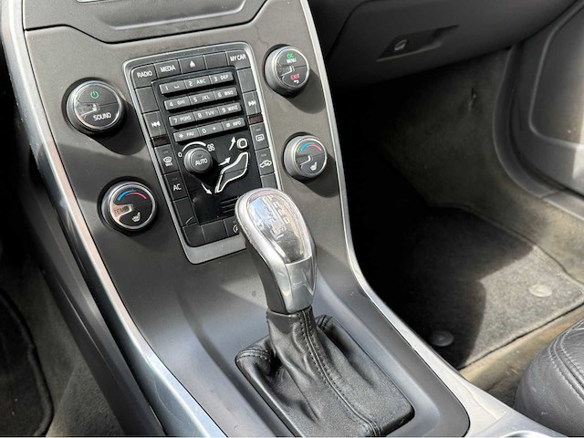 Volvo - v70 - 1.6 drive ocean race - personenauto - 2012 - afbeelding 3 van  28