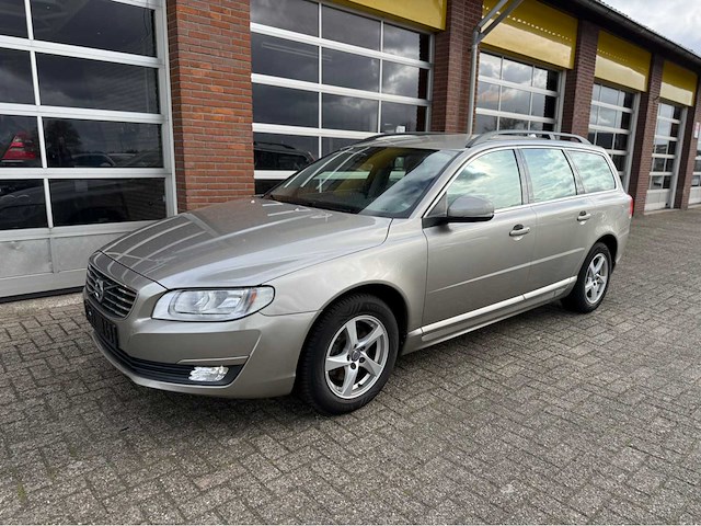 Volvo - v70 - 2.0 d2 dynamic ed. - personenauto - 2016 - afbeelding 1 van  24