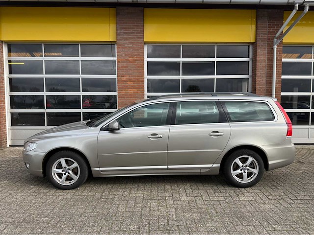 Volvo - v70 - 2.0 d2 dynamic ed. - personenauto - 2016 - afbeelding 18 van  24