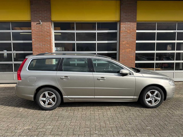 Volvo - v70 - 2.0 d2 dynamic ed. - personenauto - 2016 - afbeelding 20 van  24