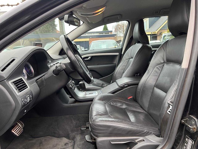 Volvo - v70 - 2.0t r-edition - 65-pjj-2 - 2011 - afbeelding 17 van  19