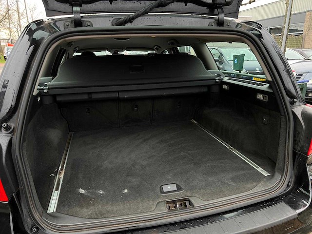 Volvo - v70 - 2.0t r-edition - 65-pjj-2 - 2011 - afbeelding 19 van  19