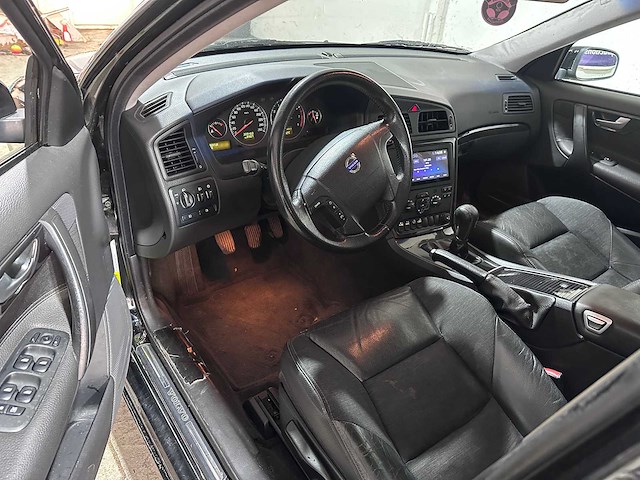 Volvo - v70 - 2.4 bi-fuel/cng ed. ii - r-177-dp- 2005 - afbeelding 16 van  18