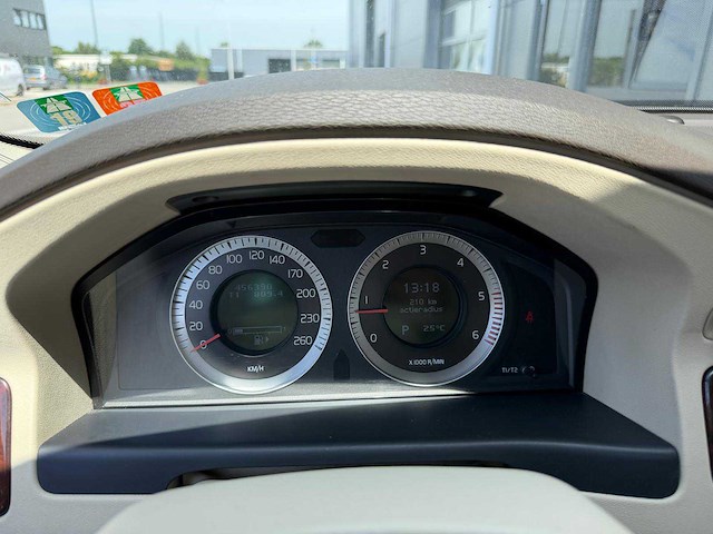 Volvo - v70 - 2.4 d5 summum - personenauto - 2008 - afbeelding 12 van  26