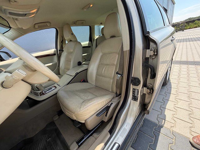 Volvo - v70 - 2.4 d5 summum - personenauto - 2008 - afbeelding 14 van  26