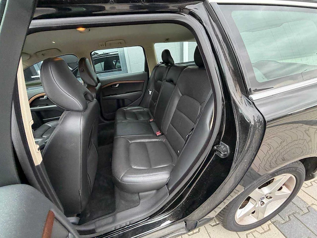 Volvo - v70 - 2.4 d5 summum - schade auto - personenauto - 2008 - afbeelding 4 van  41