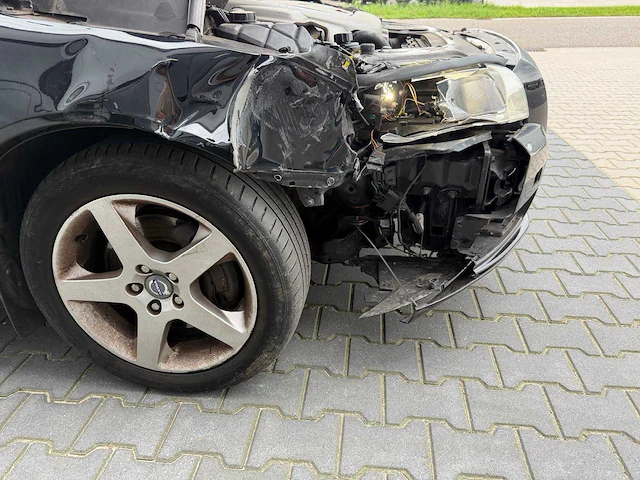 Volvo - v70 - 2.4 d5 summum - schade auto - personenauto - 2008 - afbeelding 15 van  41