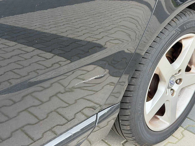 Volvo - v70 - 2.4 d5 summum - schade auto - personenauto - 2008 - afbeelding 28 van  41