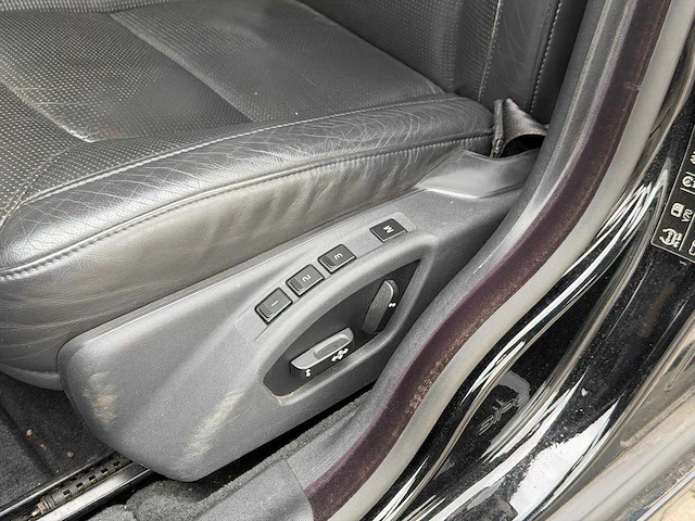 Volvo - v70 - 2.4 d5 summum - schade auto - personenauto - 2008 - afbeelding 30 van  41