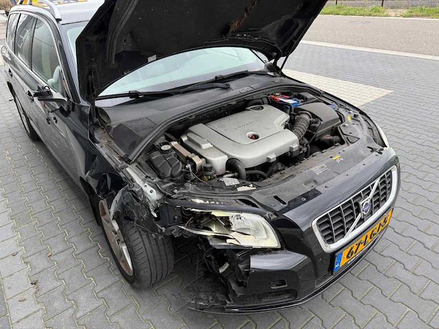 Volvo - v70 - 2.4 d5 summum - schade auto - personenauto - 2008 - afbeelding 31 van  41