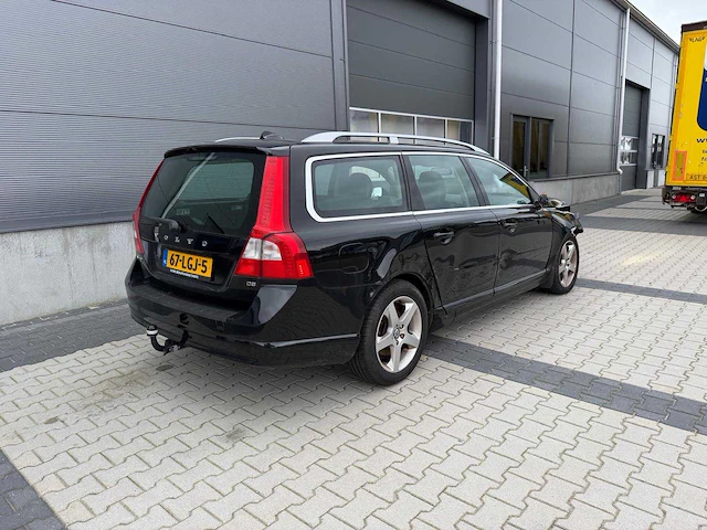 Volvo - v70 - 2.4 d5 summum - schade auto - personenauto - 2008 - afbeelding 38 van  41