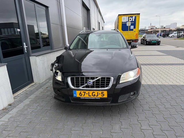 Volvo - v70 - 2.4 d5 summum - schade auto - personenauto - 2008 - afbeelding 39 van  41
