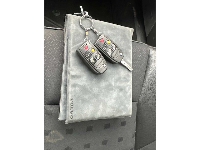 Volvo - v70 - 2.4 momentum - car - 2006 - afbeelding 3 van  35