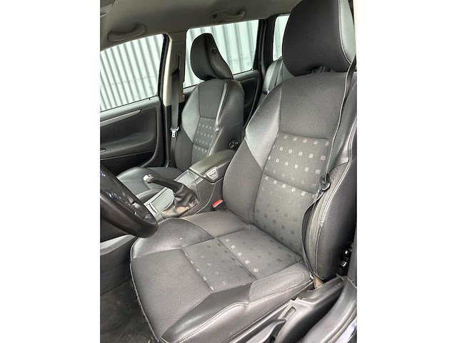 Volvo - v70 - 2.4 momentum - car - 2006 - afbeelding 4 van  35