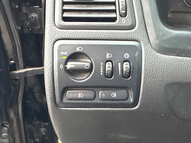 Volvo - v70 - 2.4 momentum - car - 2006 - afbeelding 7 van  35