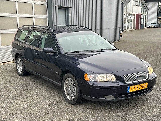 Volvo - v70 - 2.4 momentum - car - 2006 - afbeelding 12 van  35