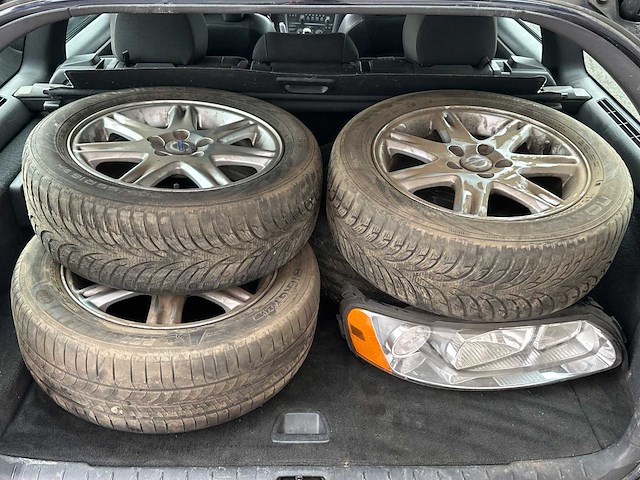 Volvo - v70 - 2.4 momentum - car - 2006 - afbeelding 29 van  35