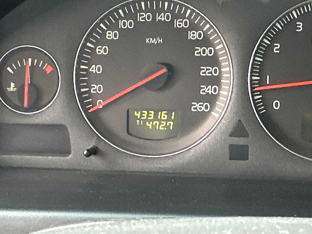 Volvo - v70 - 2.4 momentum - car - 2006 - afbeelding 32 van  35