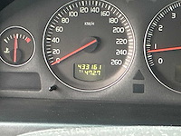 Volvo - v70 - 2.4 momentum - car - 2006 - afbeelding 32 van  35