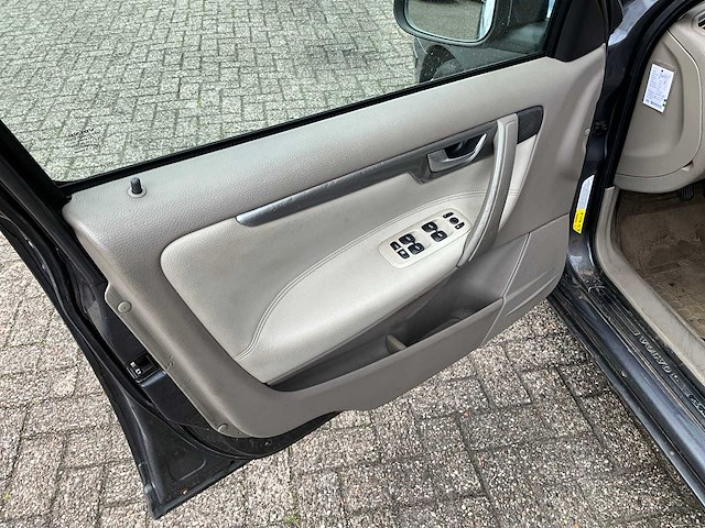 Volvo - v70 - 2.4d edition sport - personenauto - 2006 - afbeelding 3 van  27