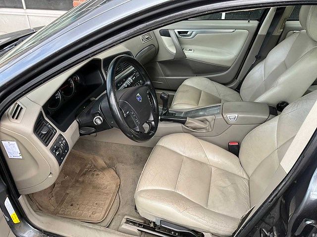 Volvo - v70 - 2.4d edition sport - personenauto - 2006 - afbeelding 4 van  27