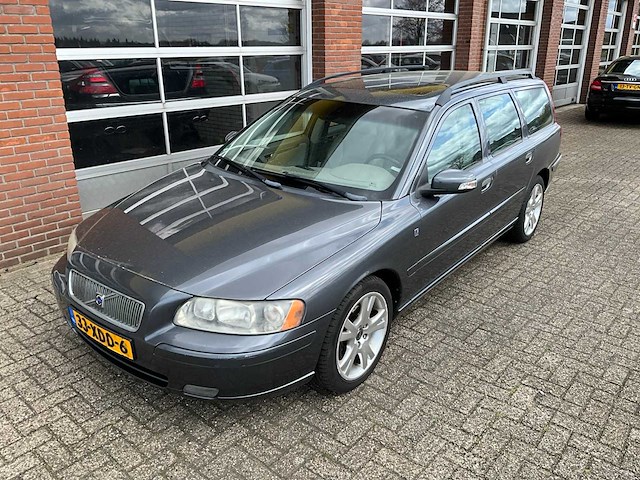 Volvo - v70 - 2.4d edition sport - personenauto - 2006 - afbeelding 12 van  27