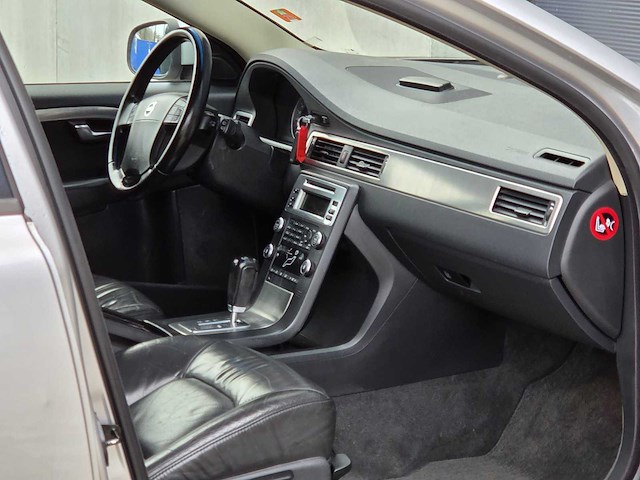 Volvo - v70 - 2.4d limited edition - 2009 - personenauto - 64-jgz-9 - afbeelding 18 van  28